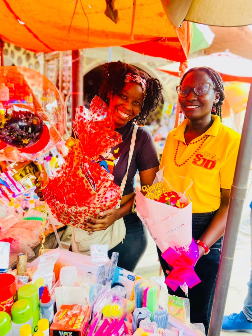 Notre équipe préparant des paniers cadeaux